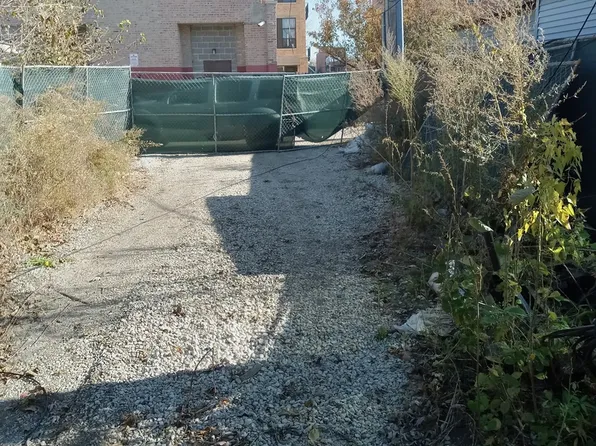 1821 N Kimball Ave, Chicago, IL 60647