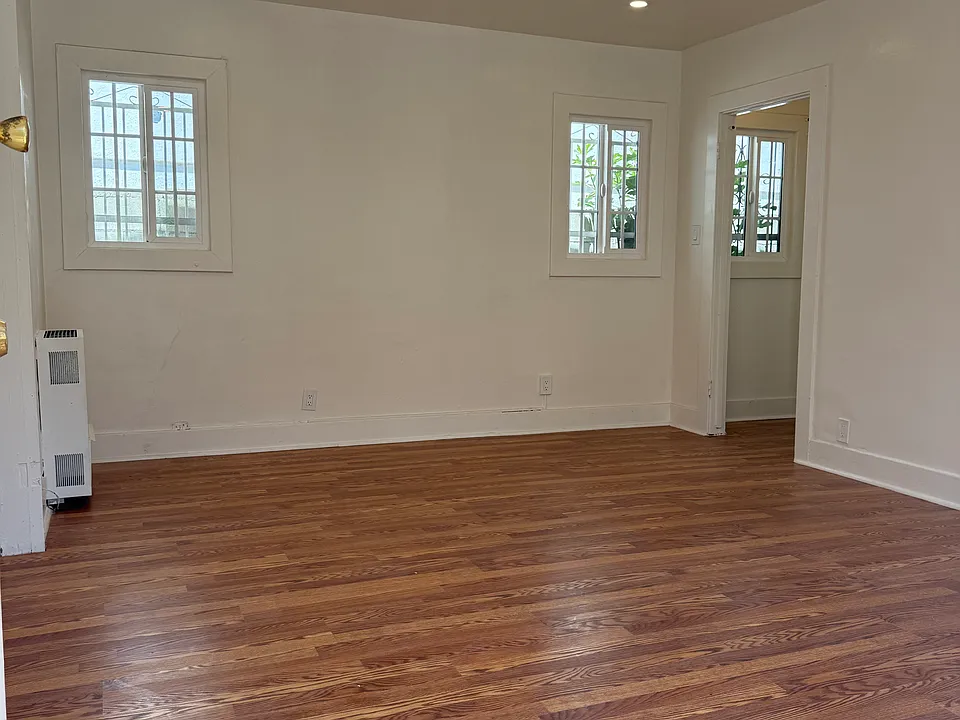 1326 N Serrano Ave #1326