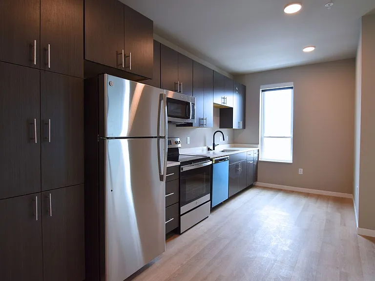 The Tuxedo Apartments — Photo 32