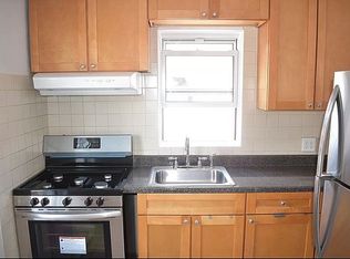 3250 43rd St #2, Astoria, NY 11103