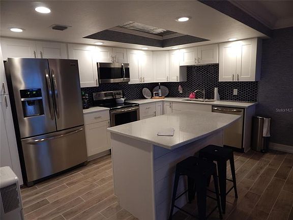 2nd image of 100 Oakmont Ln APT 705