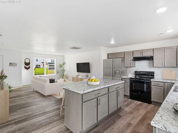 5th image of 850 S Orchard Way