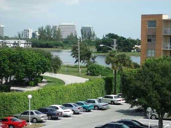 2nd image of 480 Executive Center Dr APT 4K