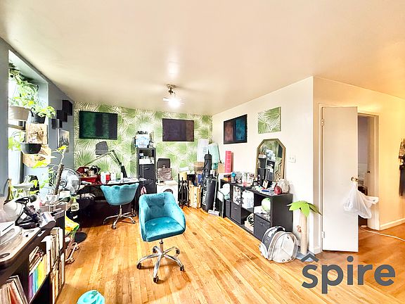 3rd image of 398 Tompkins Ave APT 2A