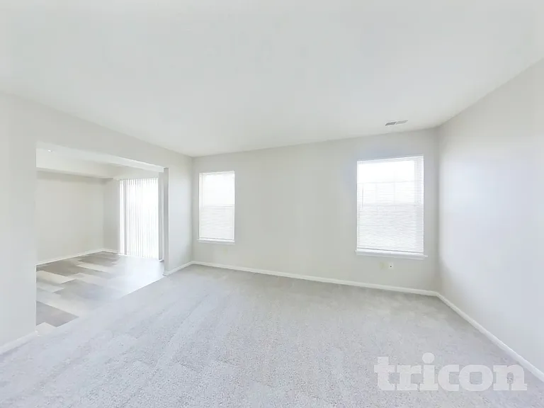 4244 Village Trace Dr — Photo 2