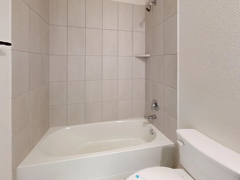 612 Liliana Ln — Photo 11