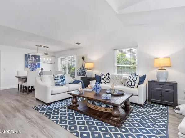 2254 S Chanticleer Court, Toms River, NJ 08755