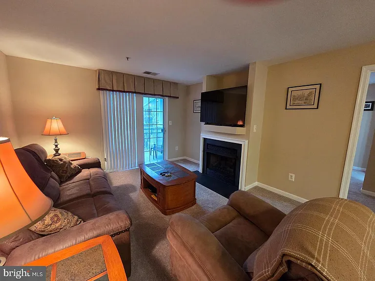 2015 Gov Thomas Bladen Way #204 — Photo 2