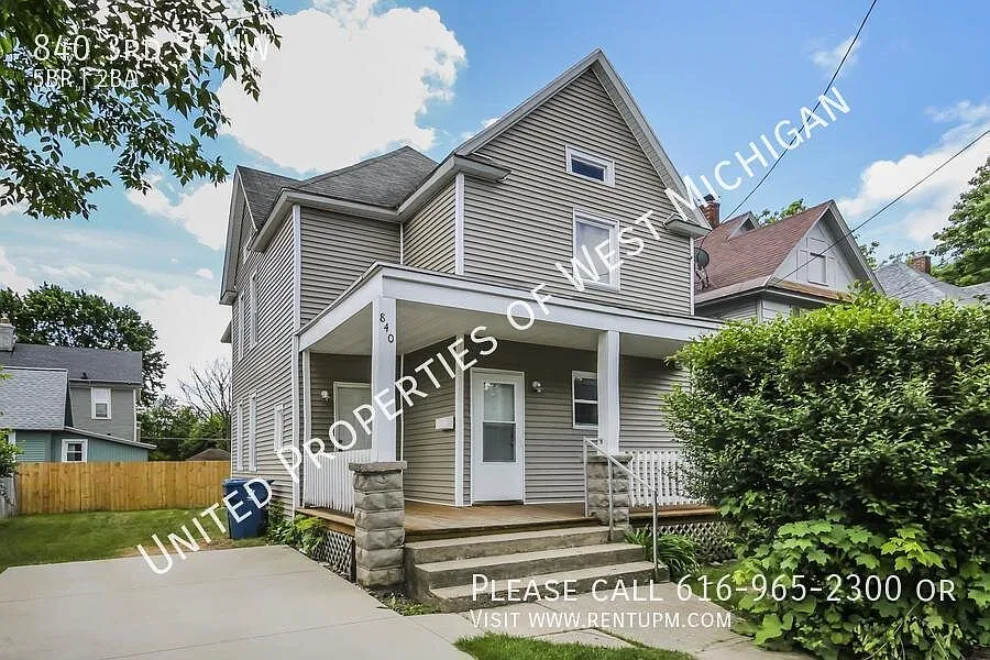Available Now | Spacious 5 Bedroom, 2 Bathroom Single Family Home in the West Grand Neighborhood ... — Photo 2