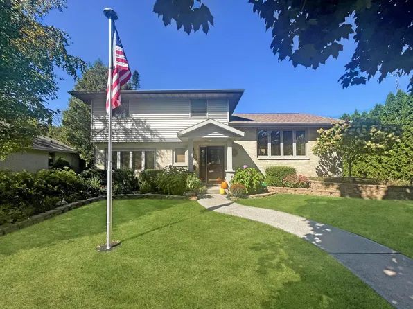 3110 Lindbergh DRIVE, Manitowoc, WI 54220