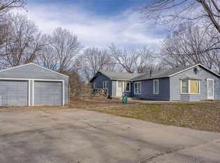 3622 NE Hill Haven Rd, Kansas City, MO 64117
