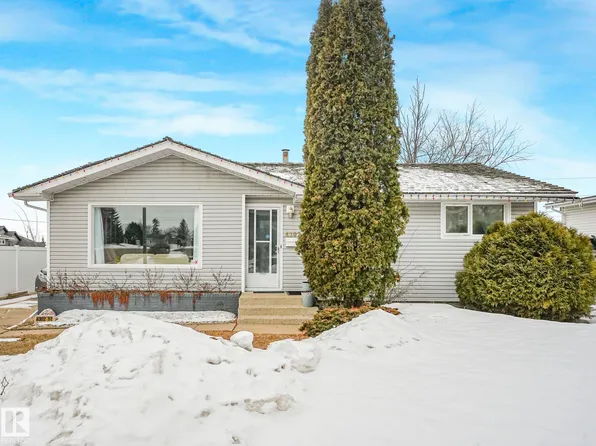 4302 51st St, Vegreville, AB T9C 1V1