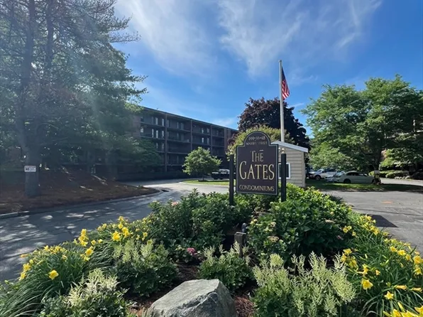 144 Marble St APT 403, Stoneham, MA 02180