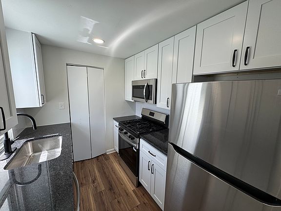 3rd image of 202 Brower Ave Floor 1
