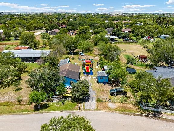 3rd image of 5203 Sendero Ave