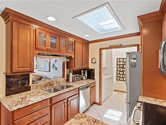5th image of 26607 Cayman Dr