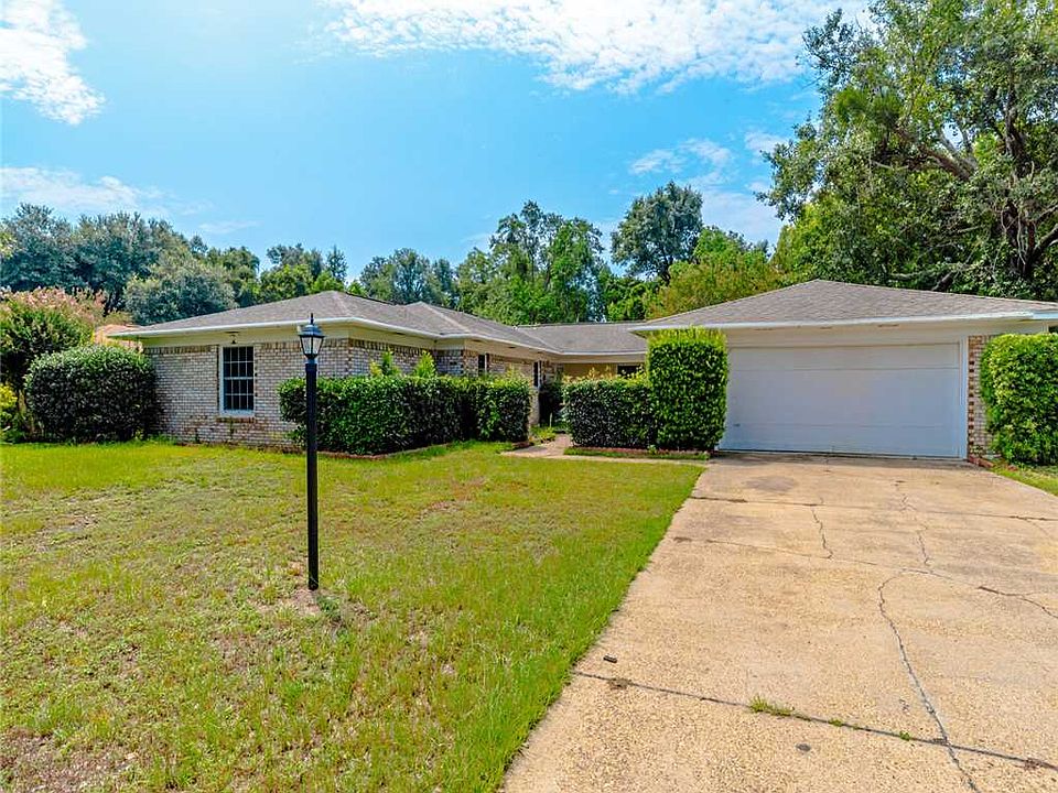 1st image of 111 Dogwood Dr