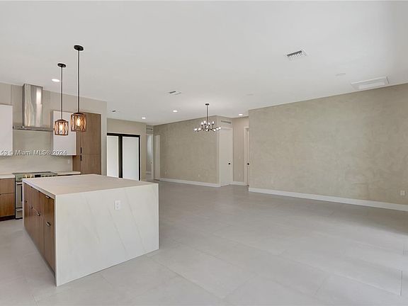 4th image of 836 NW 63rd St #836