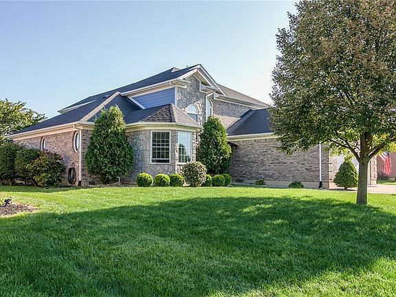 3rd image of 2975 Parkwood Dr