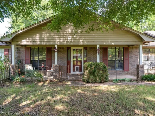 504 N Cedar Ave, Alma, AR 72921