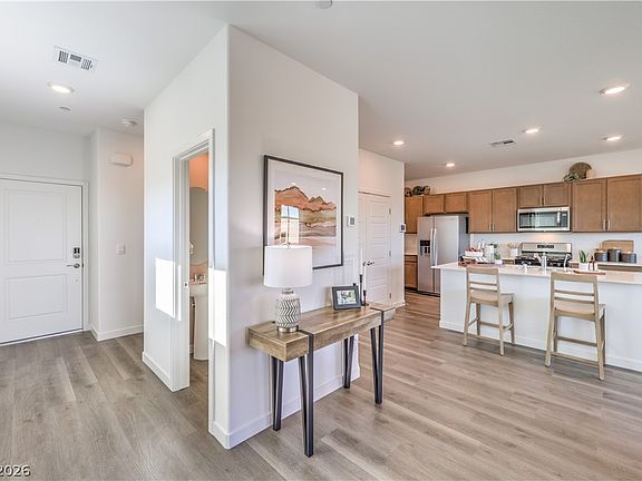 4th image of 9394 Ava Hathaway St