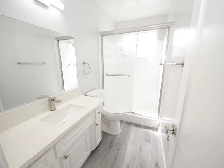 The Royalton Apartments — Photo 10