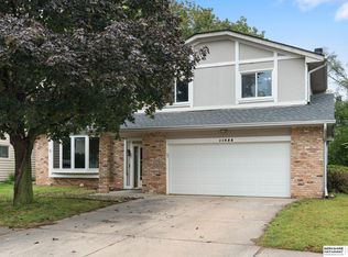11022 Laurel Cir, Omaha, NE 68164