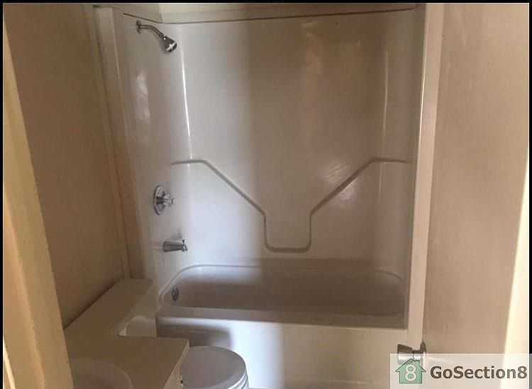 2nd image of 4477 N Lakeshore Dr #3