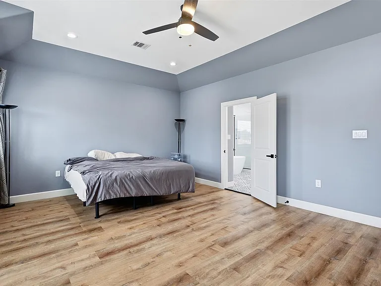6734 Avenue P — Photo 15