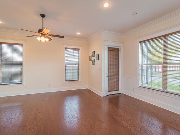 2nd image of 100 Crystal Bay Ct