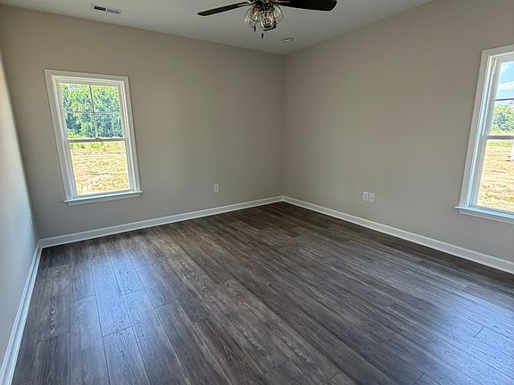 5th image of 405 Creeks Edge Dr