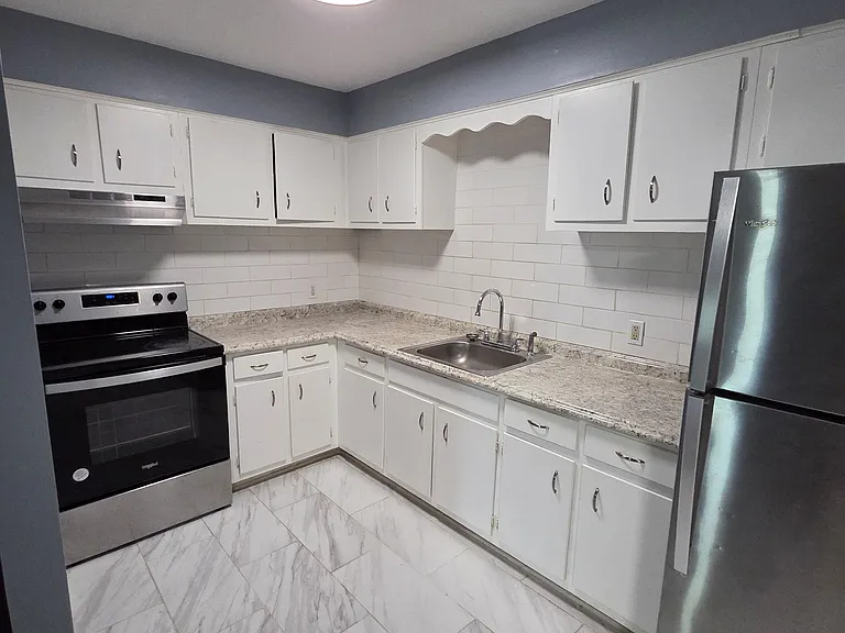 560 Main St #2DD — Photo 1