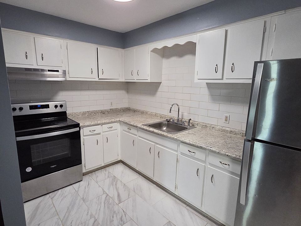 1st image of 560 Main St #2DD