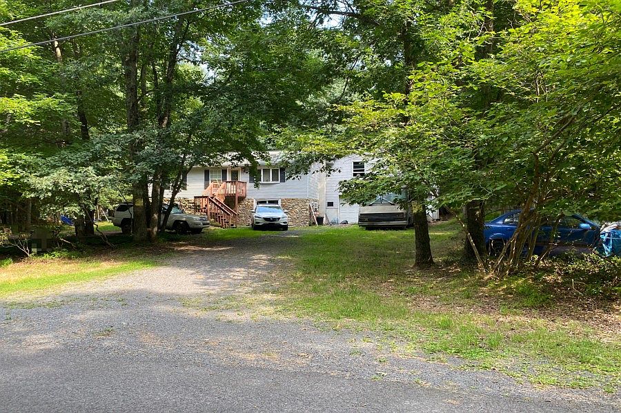 2nd image of 35 Blackberry Ln