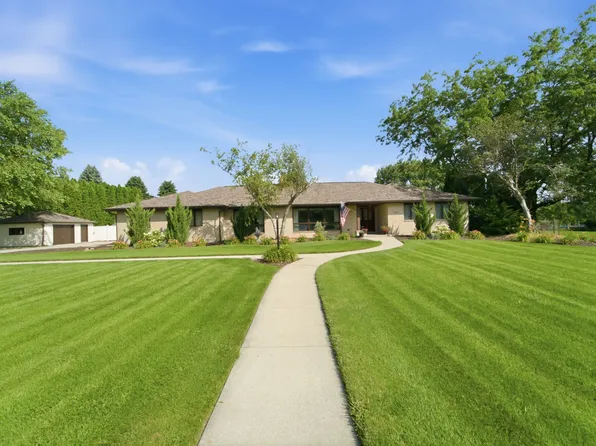 5794 E 107th Pl, Winfield, IN 46307