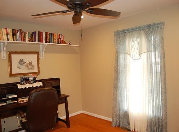 4th image of 321 Virginia Lee Blvd