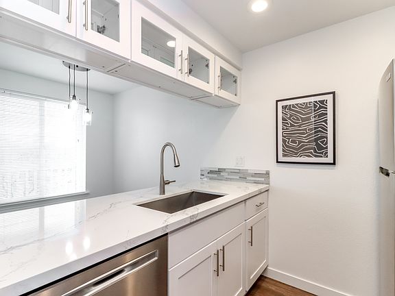 2nd image of 107 Willow Ave #302