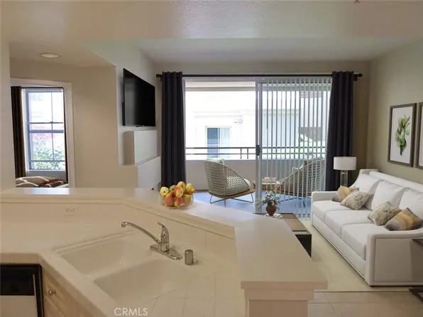 1301 Cabrillo Ave Unit 207, Torrance, CA 90501