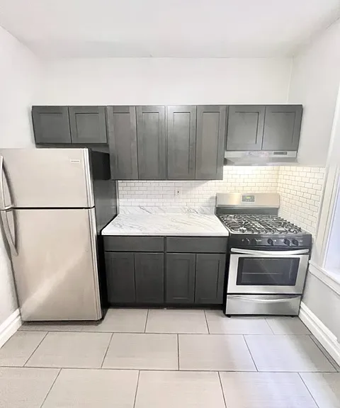 283 Lincoln Ave #24 — Photo 6