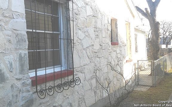 2nd image of 1834 W Huisache Ave