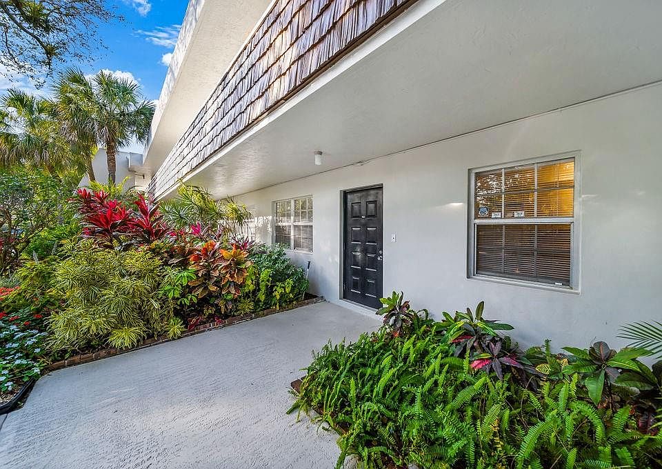 1st image of 4011 N Cypress Drive #106