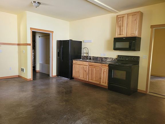 3rd image of 4660-1 Holcomb St
