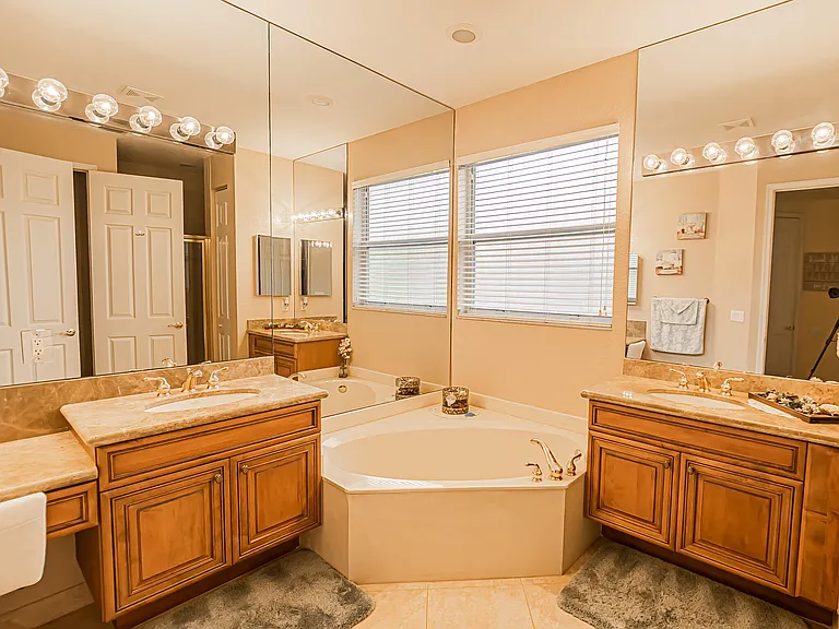 431 NW Cool Water Ct — Photo 9