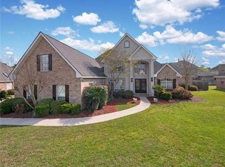 514 Evergreen Dr, Mandeville, LA 70448