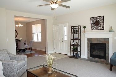 4th image of 40 Santanoni Dr
