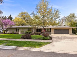 606 Lakeview Ter, Glen Ellyn, IL