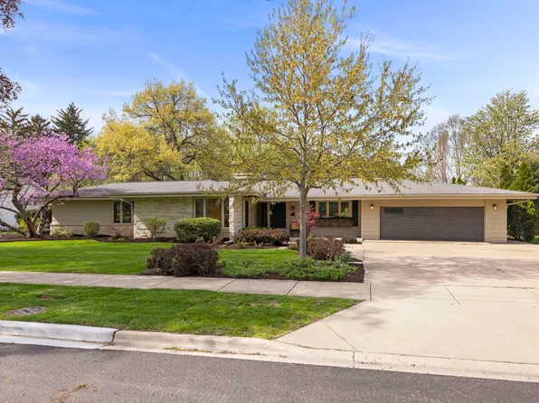 606 Lakeview Ter, Glen Ellyn, IL 60137