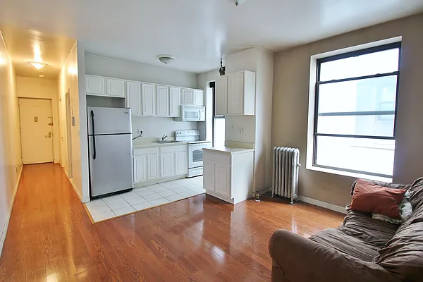 Rented by Julianna Realty Corp | media 10