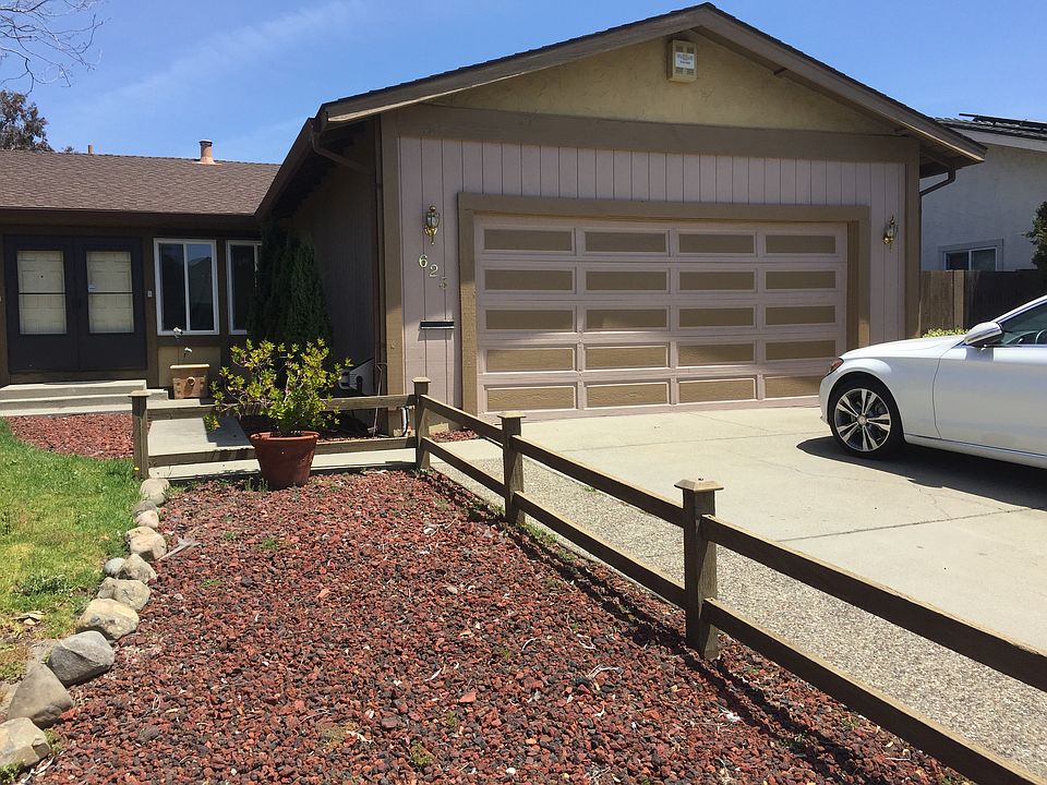 1st image of 623 Spar Dr