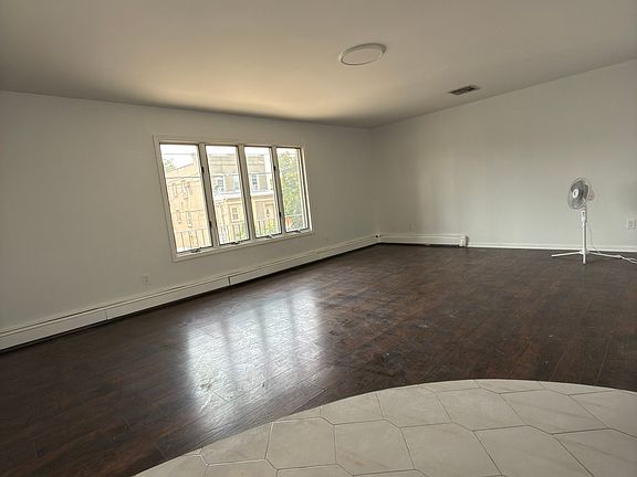 5th image of 373 Jersey Ave APT 1